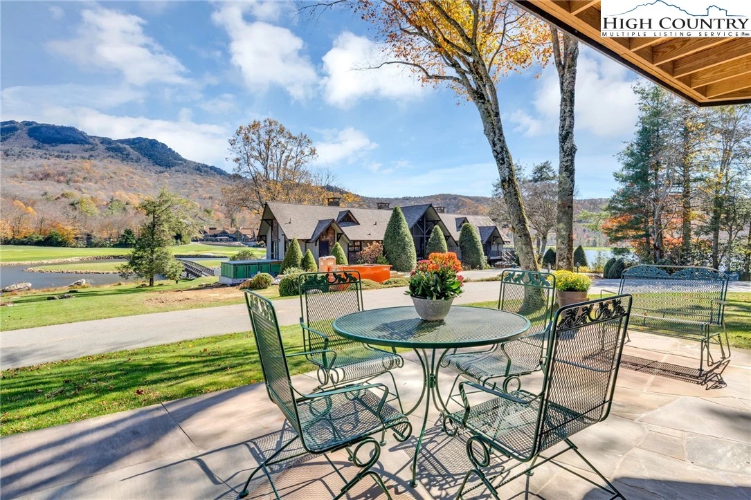 Image number 8 for the current listing