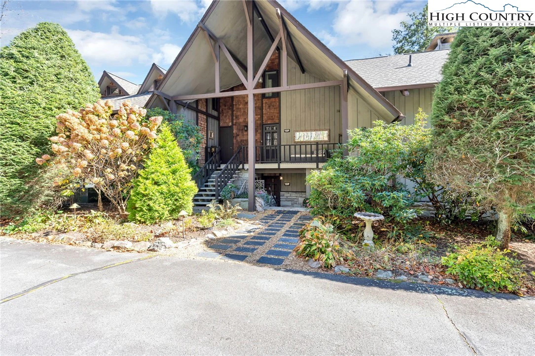 Image number 14 for the current listing