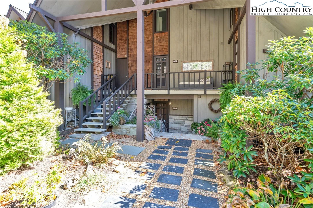 Image number 15 for the current listing