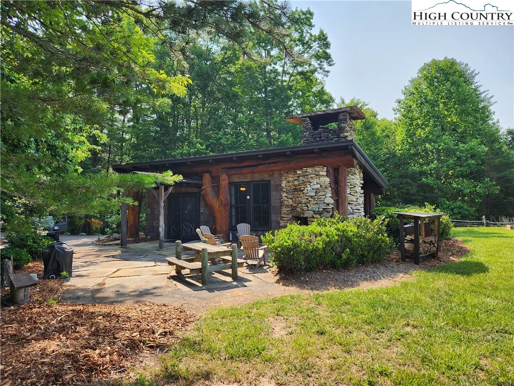 Image number 22 for the current listing