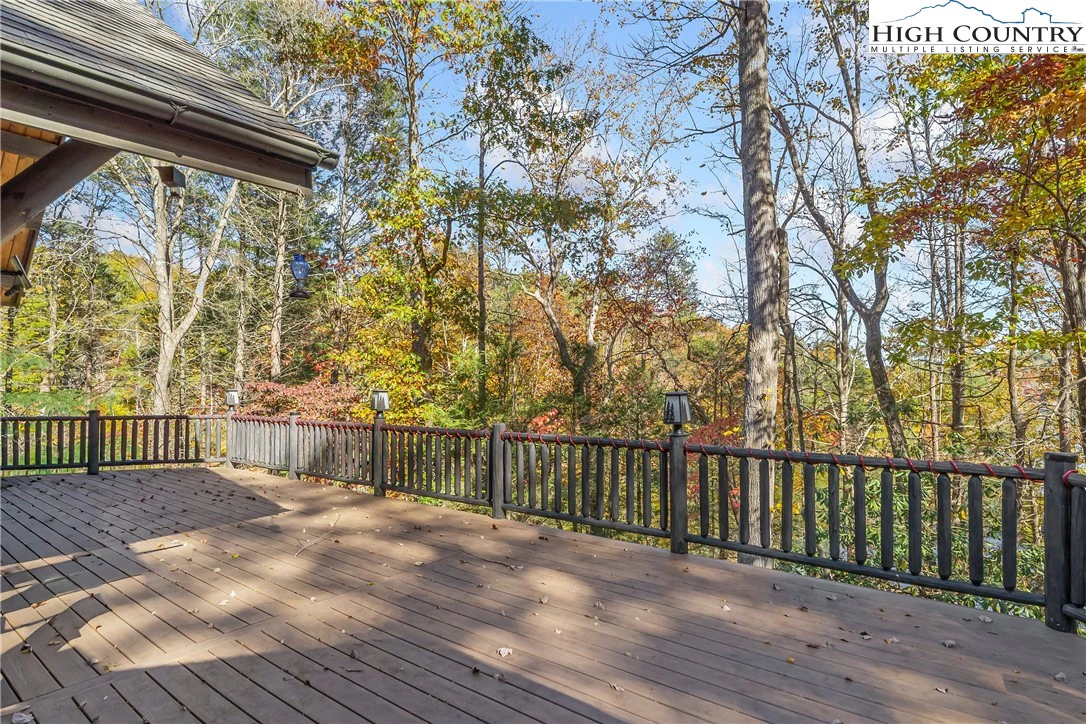 Image number 13 for the current listing
