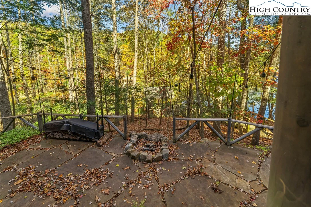 Image number 15 for the current listing