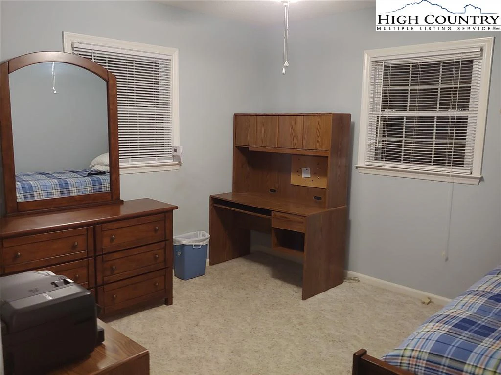 Image number 7 for the current listing