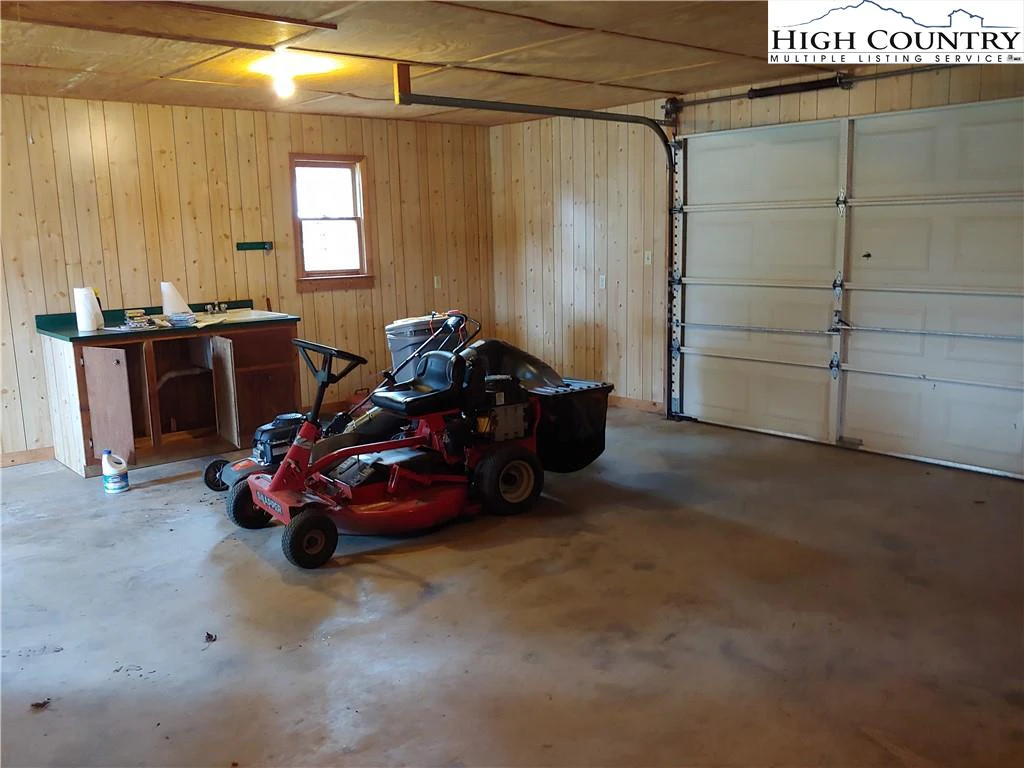 Image number 18 for the current listing