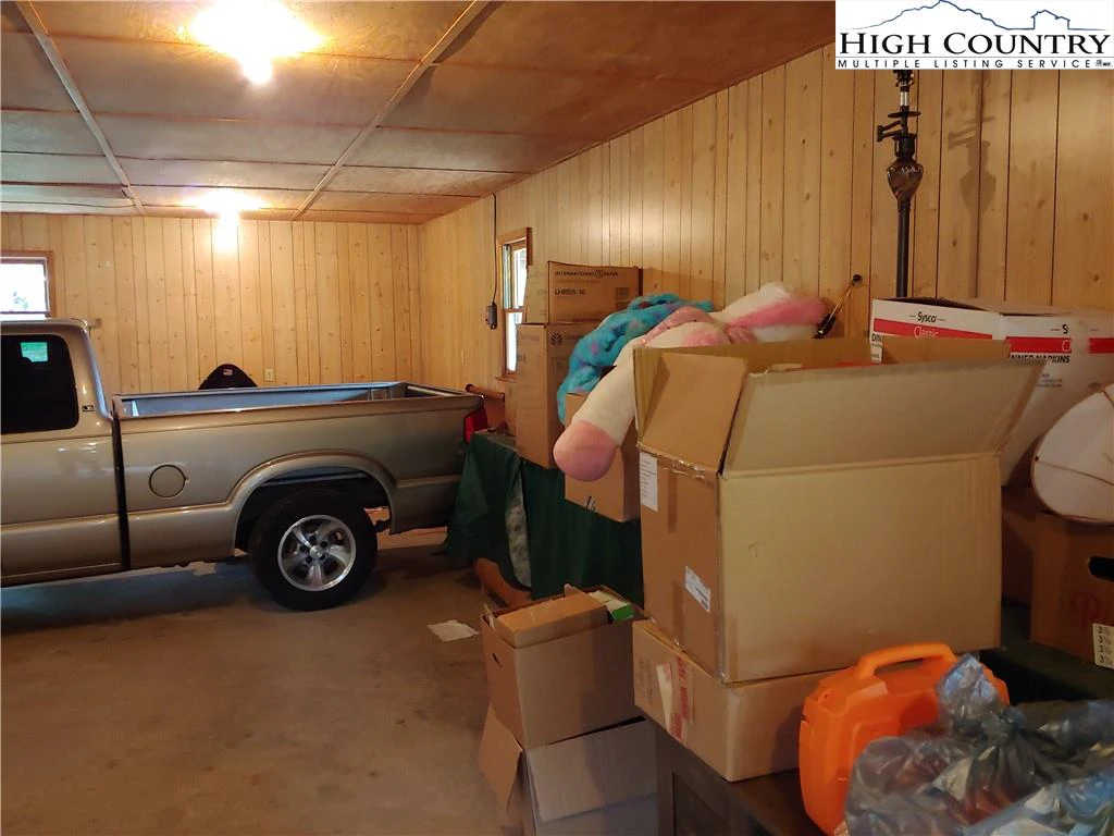 Image number 20 for the current listing