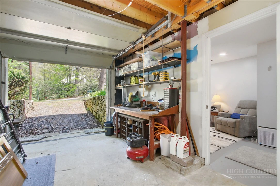 Image number 2 for the current listing