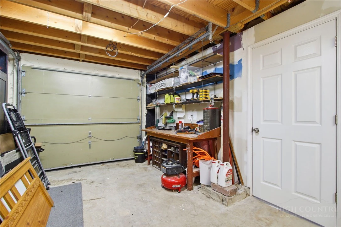 Image number 14 for the current listing