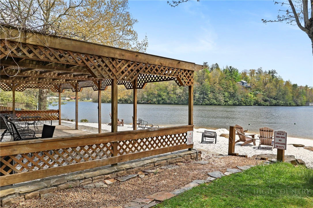 Image number 22 for the current listing