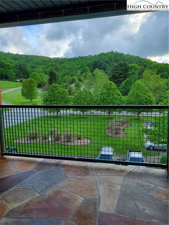 Image number 12 for the current listing