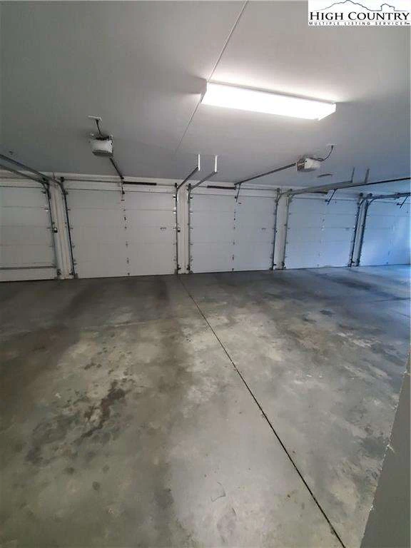 Image number 14 for the current listing