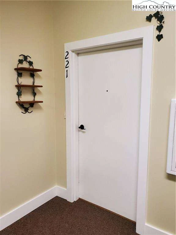 Image number 15 for the current listing