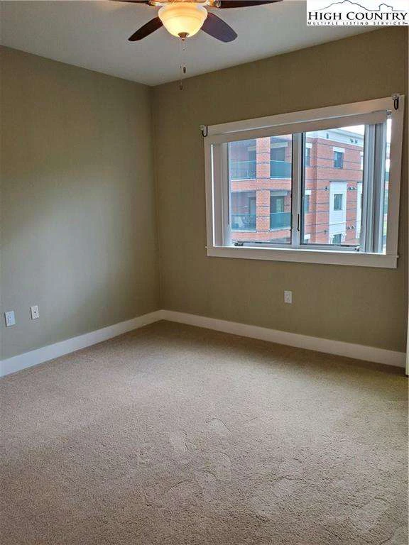 Image number 7 for the current listing