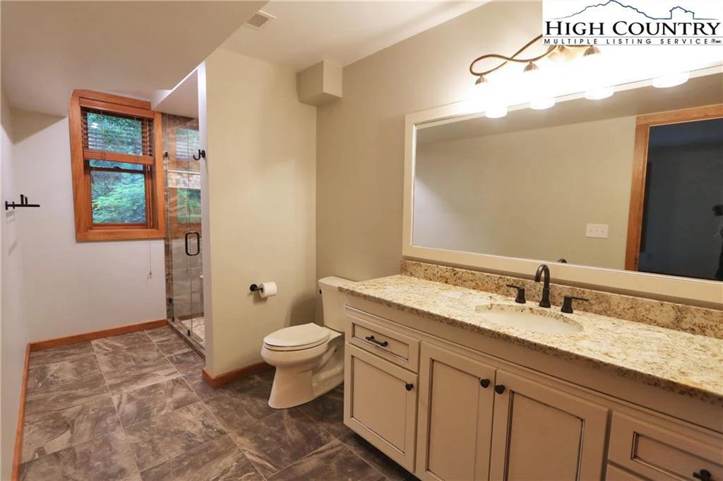 Image number 9 for the current listing