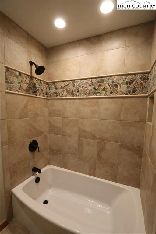 Image number 2 for the current listing