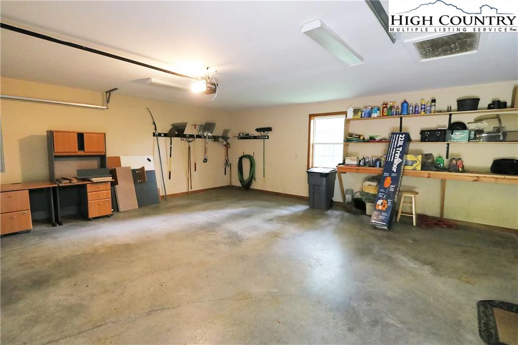 Image number 15 for the current listing