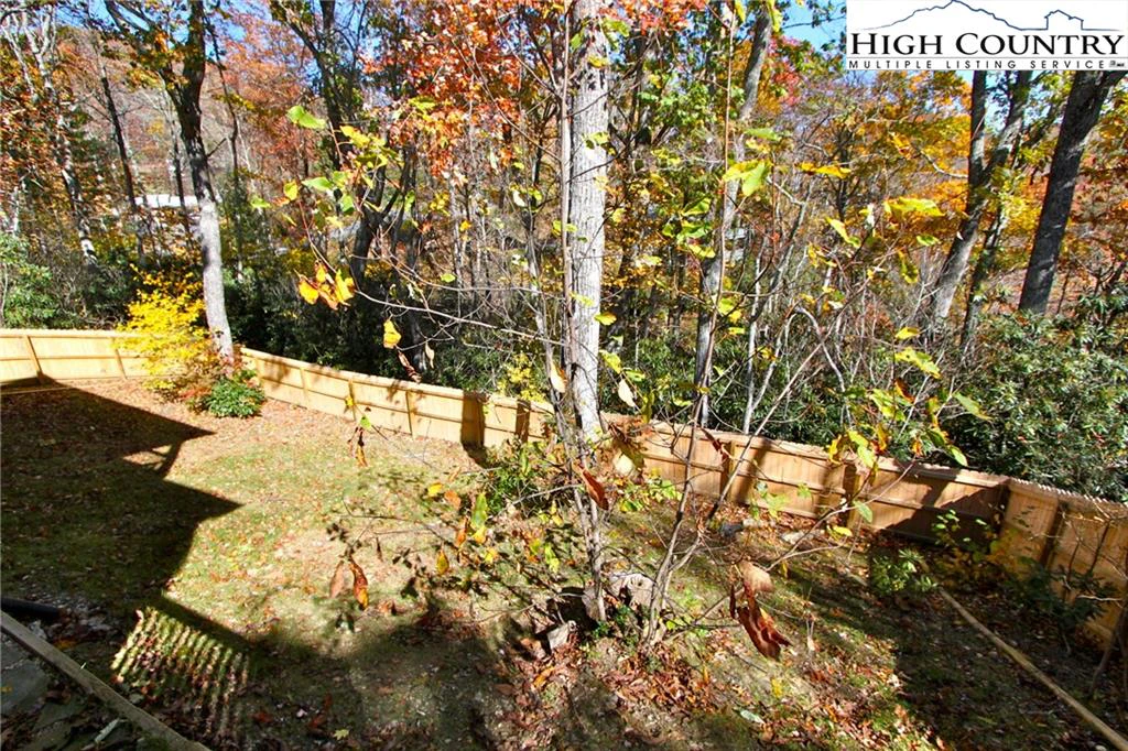 Image number 21 for the current listing