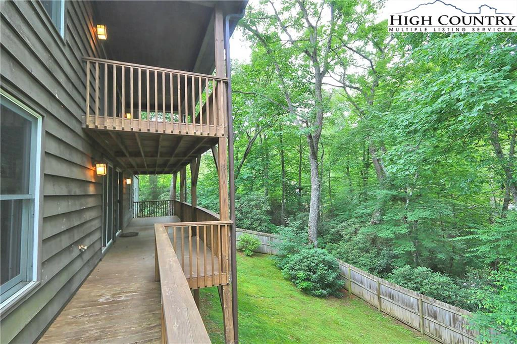 Image number 29 for the current listing