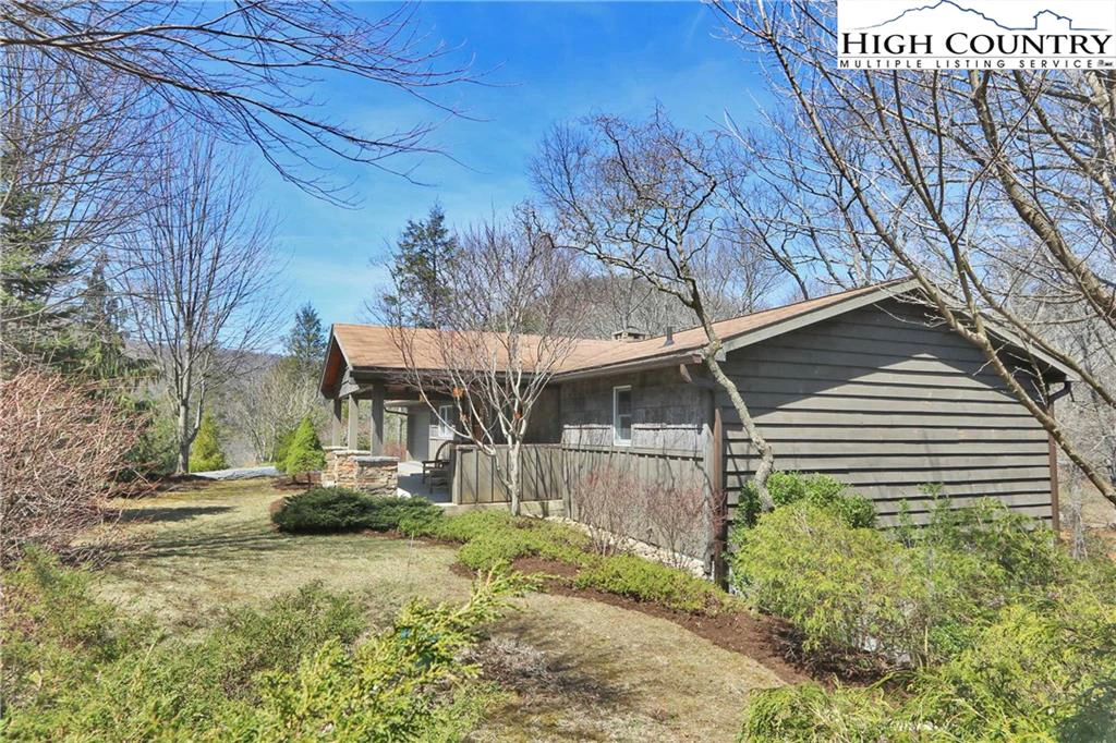 Image number 31 for the current listing