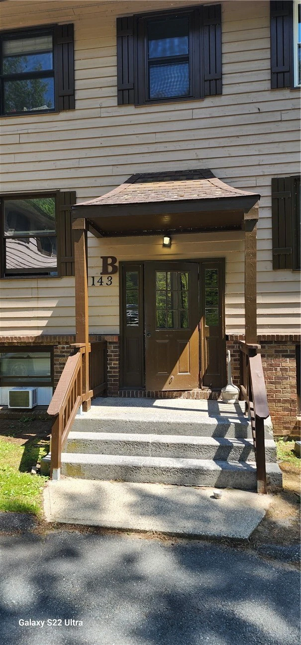Image number 3 for the current listing