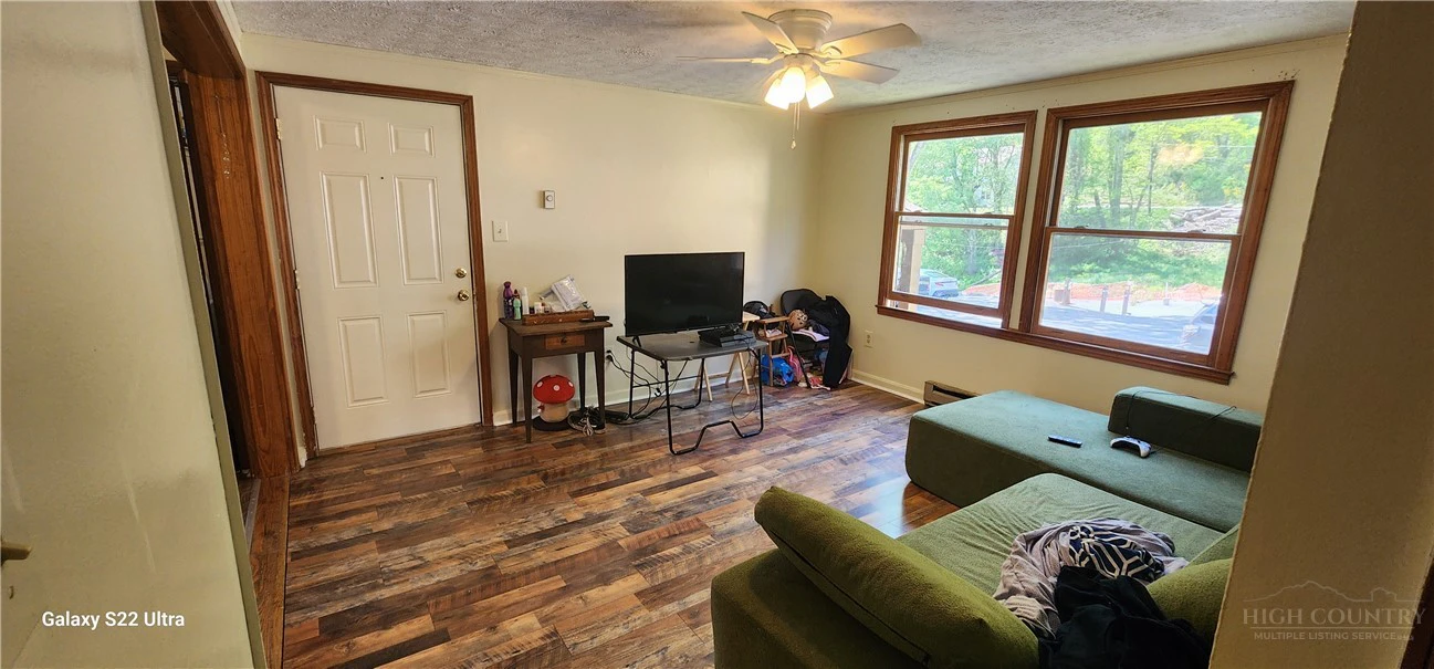 Image number 6 for the current listing