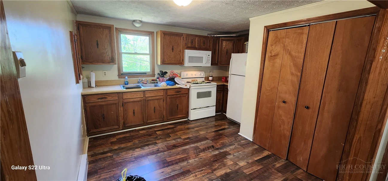 Image number 10 for the current listing