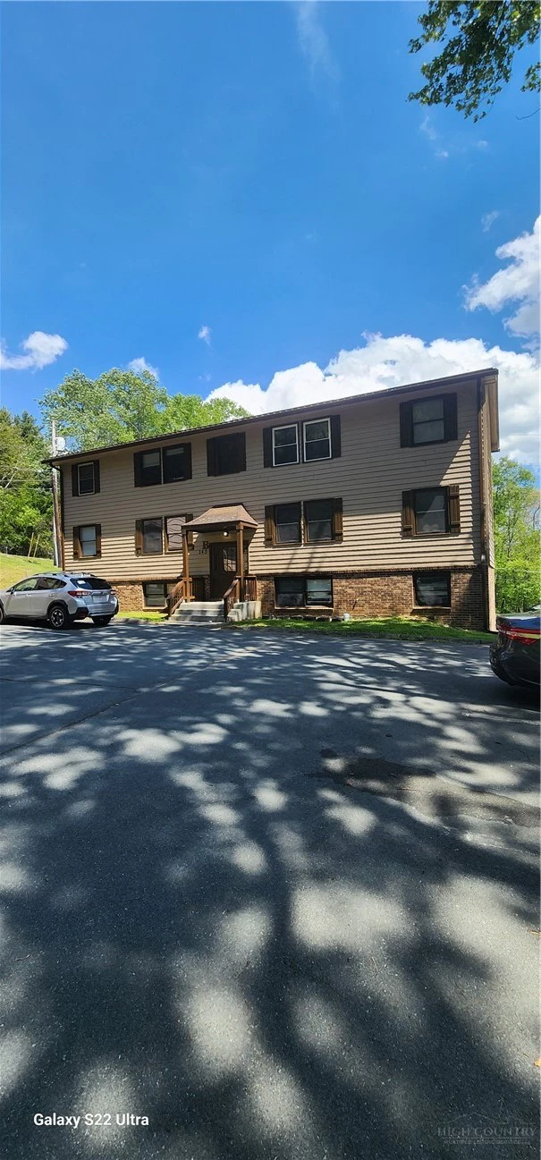 Image number 14 for the current listing