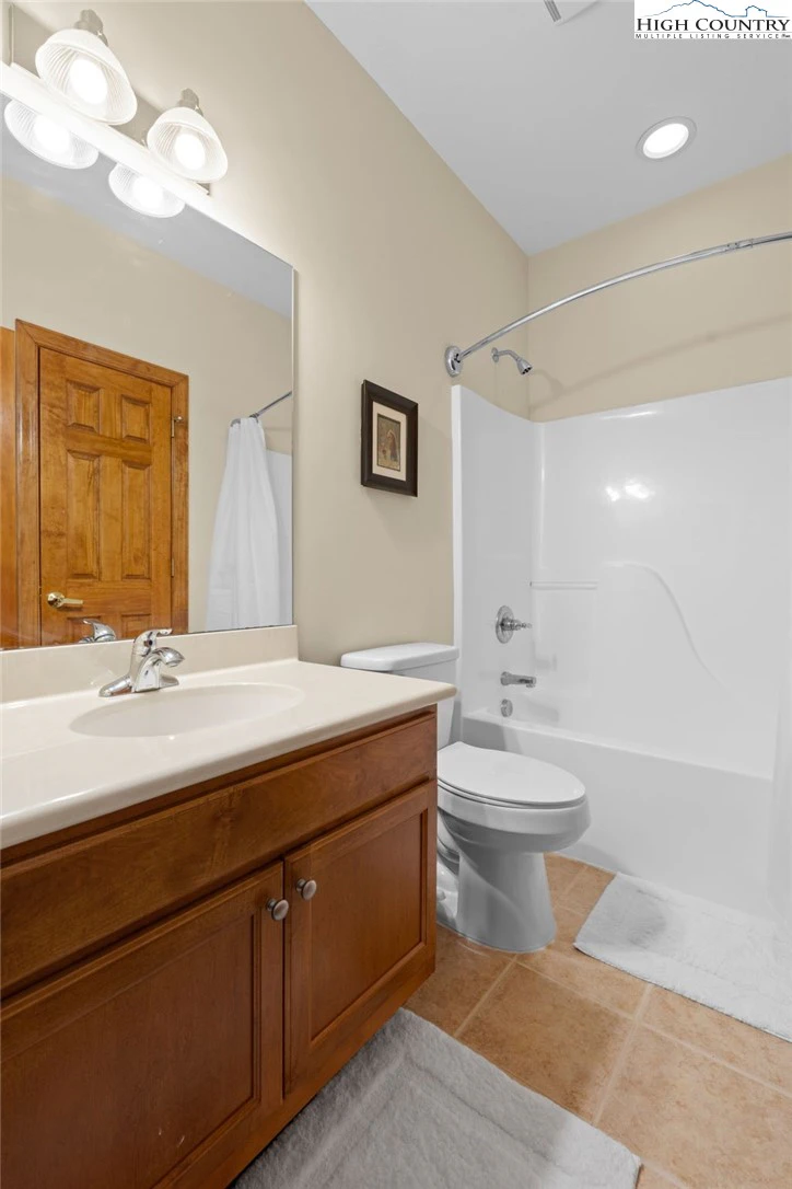 Image number 8 for the current listing