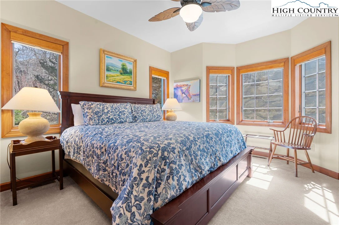 Image number 6 for the current listing