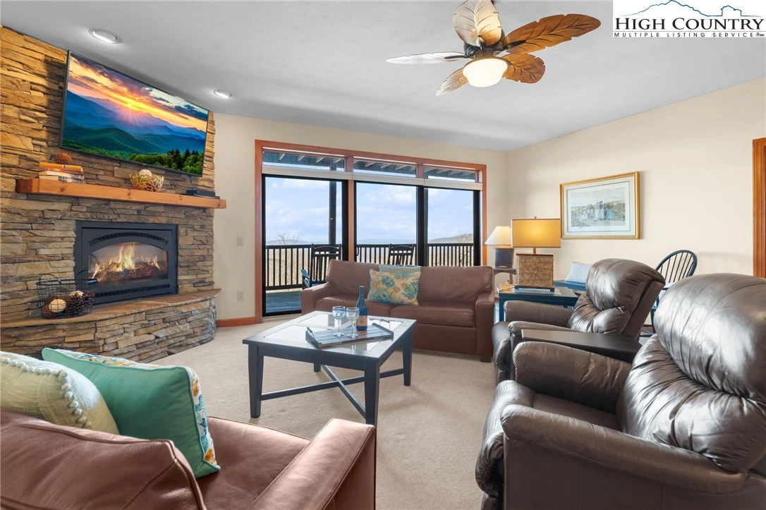 Image number 1 for the current listing