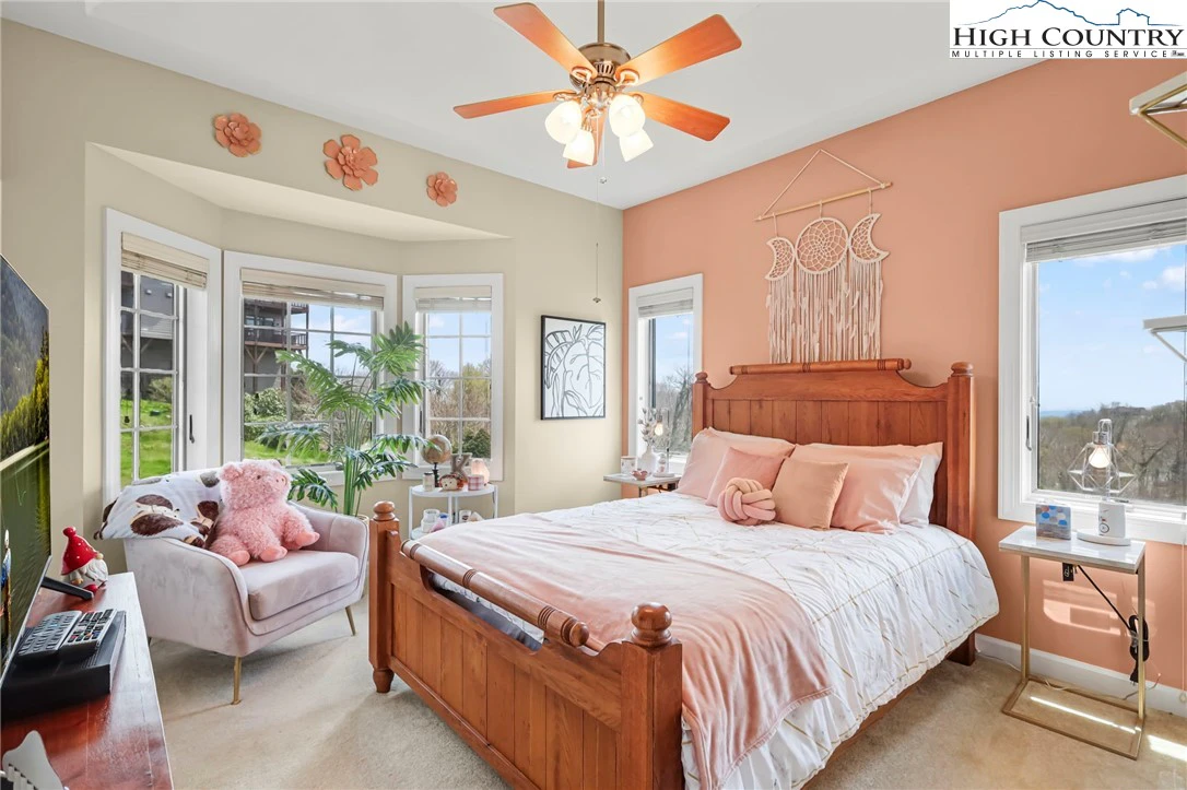 Image number 3 for the current listing