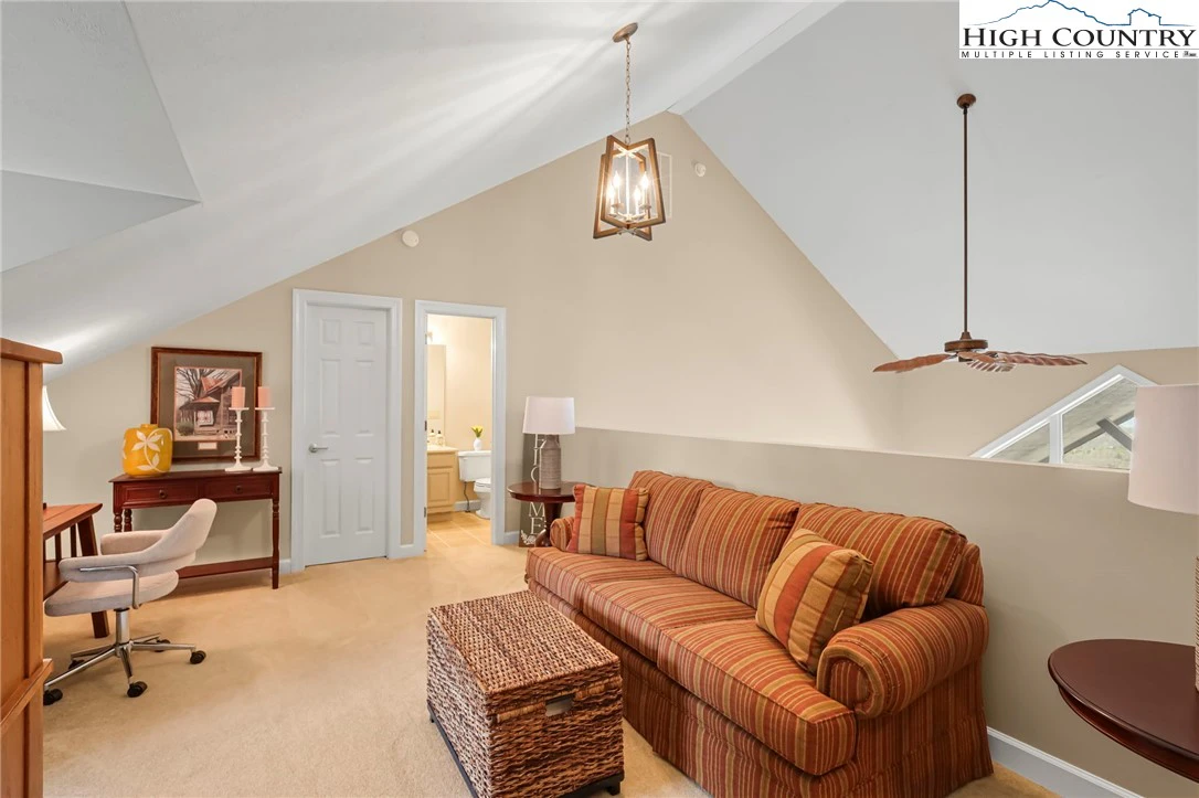 Image number 8 for the current listing