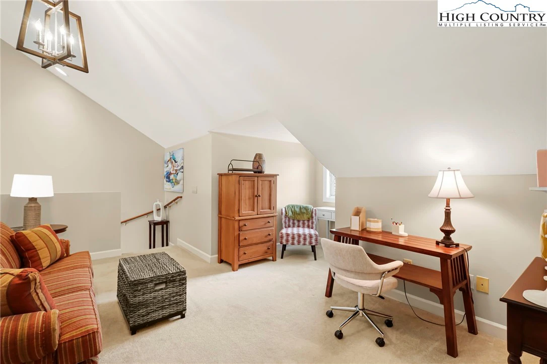 Image number 10 for the current listing
