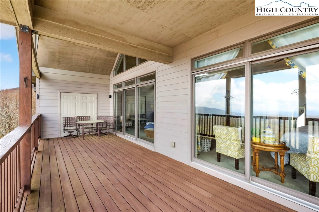 Image number 15 for the current listing