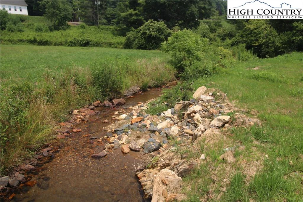 Image number 4 for the current listing