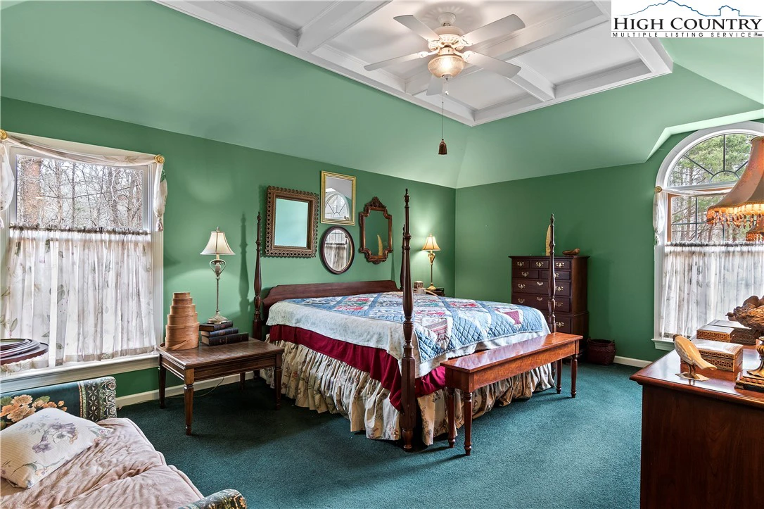 Image number 3 for the current listing