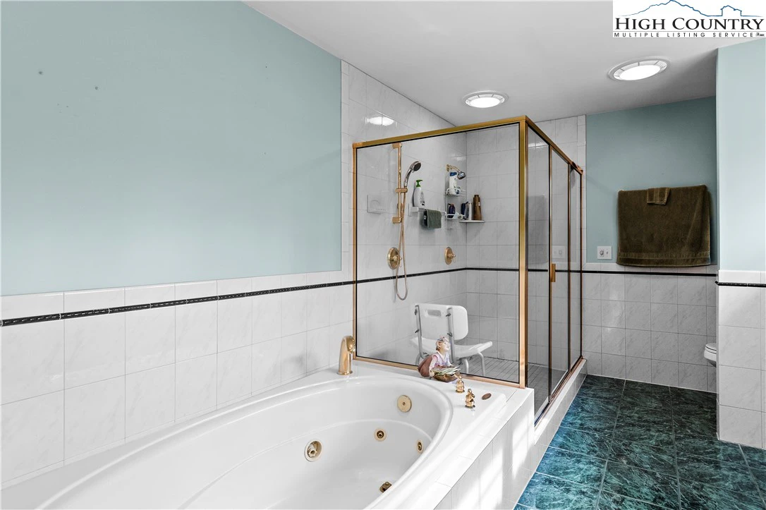 Image number 7 for the current listing
