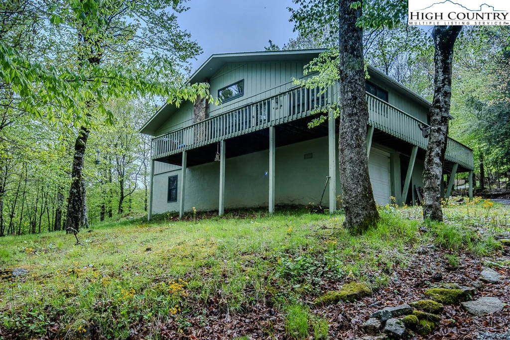 Image number 1 for the current listing