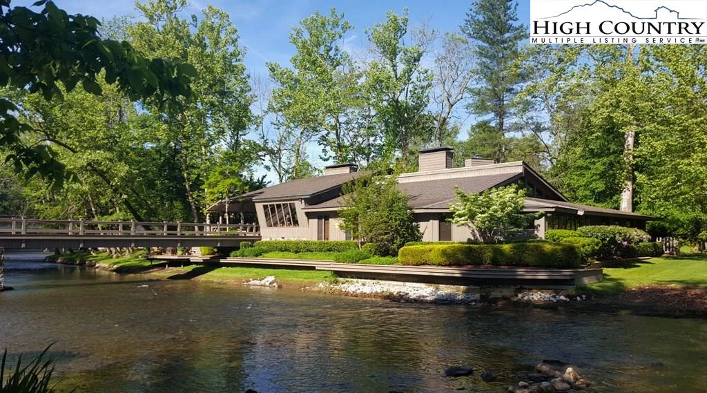 Image number 1 for the current listing