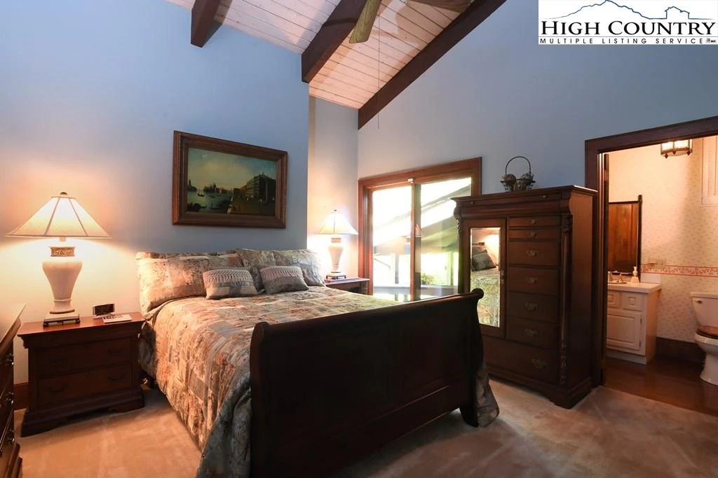 Image number 6 for the current listing