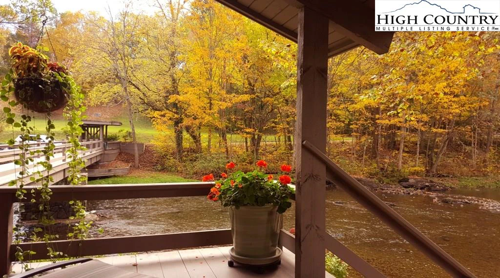 Image number 9 for the current listing