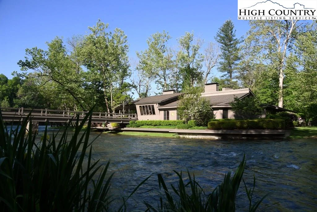Image number 18 for the current listing