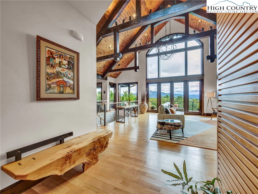 Image number 20 for the current listing