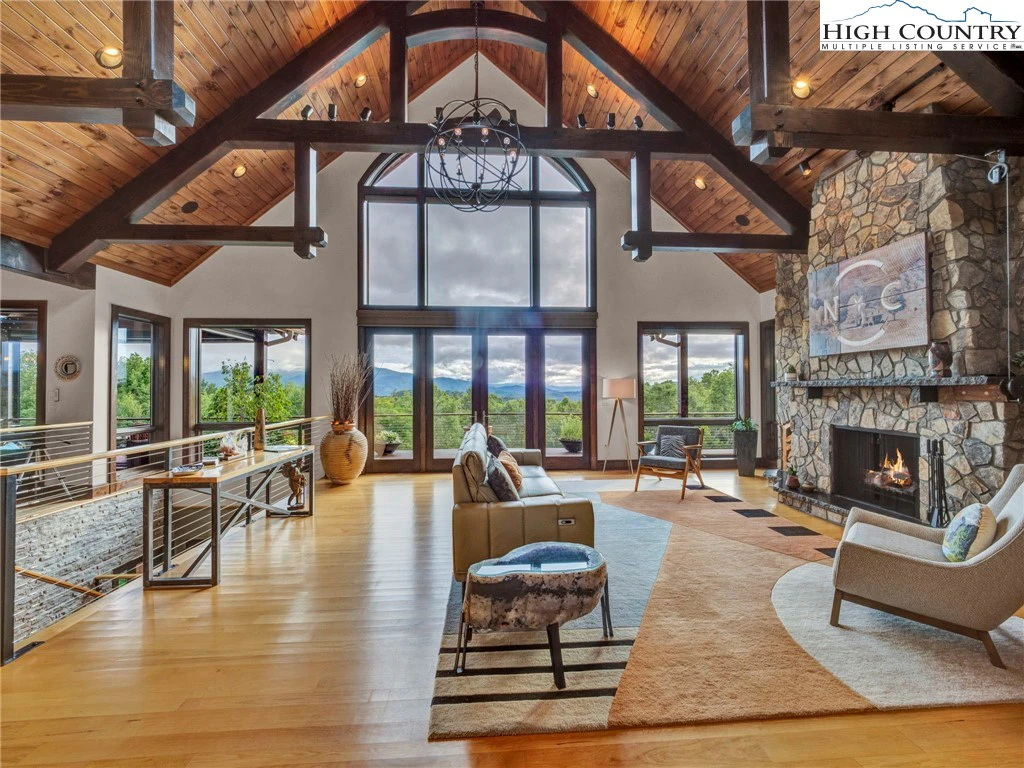 Image number 18 for the current listing