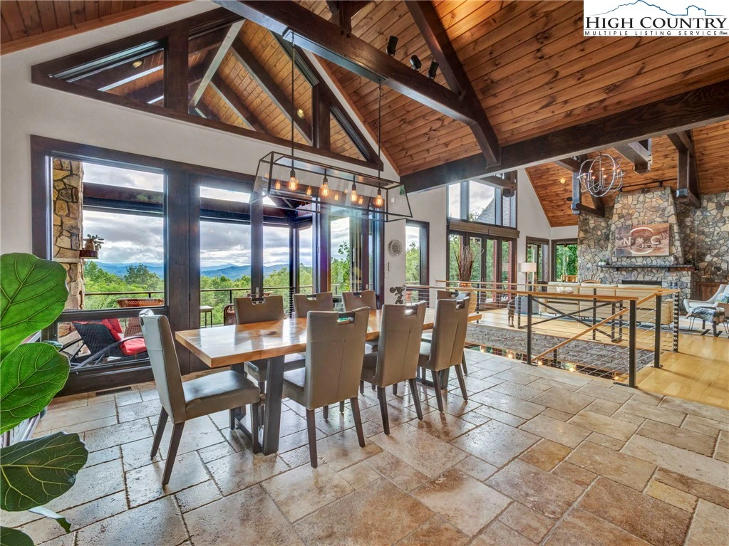 Image number 9 for the current listing