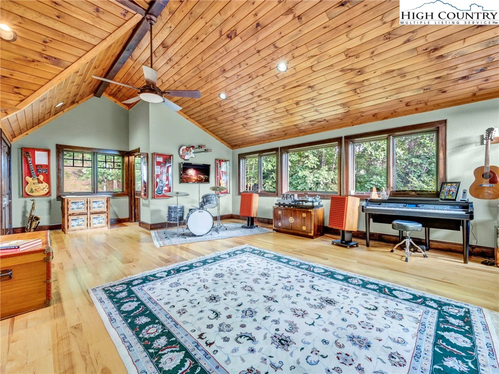 Image number 3 for the current listing