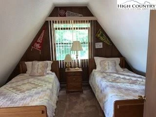 Image number 6 for the current listing