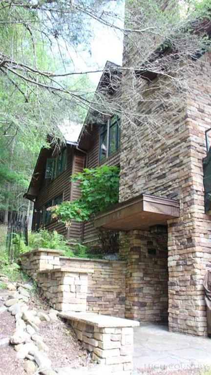 Image number 3 for the current listing