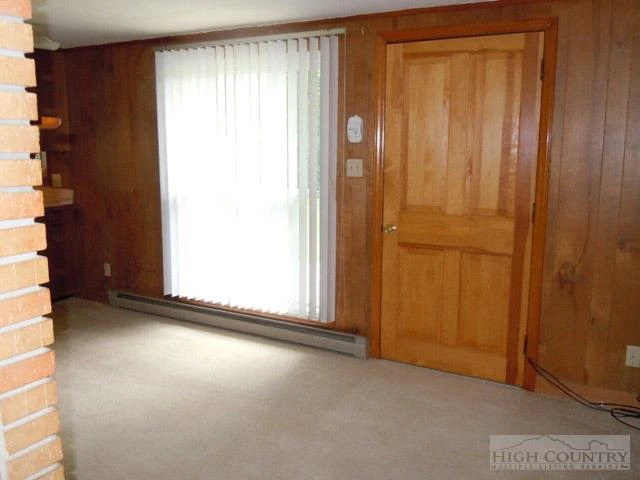 Image number 5 for the current listing