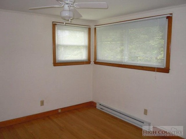Image number 7 for the current listing