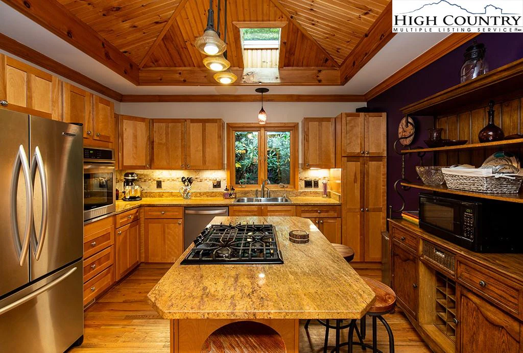 Image number 4 for the current listing